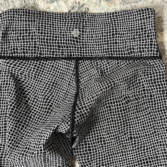 Lululemon Wunder Under Leggings - Picture 7 of 11